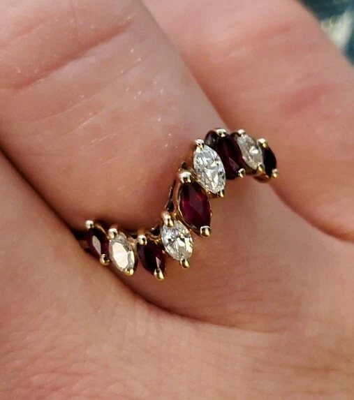 Anillo estilo vintage con escudo de oro de 14k marquesa diamante y rubí banda remolino talla 7,25 Foto 3 de 4