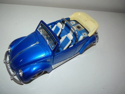 Maisto Ridez Vokswagen Beetle Convertible in Blue - 1:24