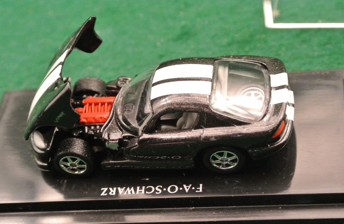 Hot Wheels FAO Schwarz Exclusive Dodge Viper GTS! Rare Black w