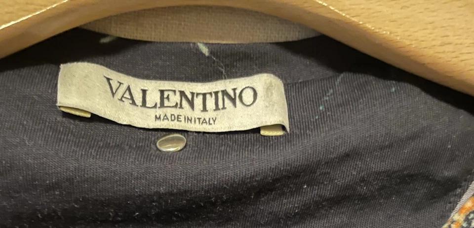 Camiseta de manga corta Valentino Spa negra con estampado de fuegos artificiales, talla M Foto 2 de 4