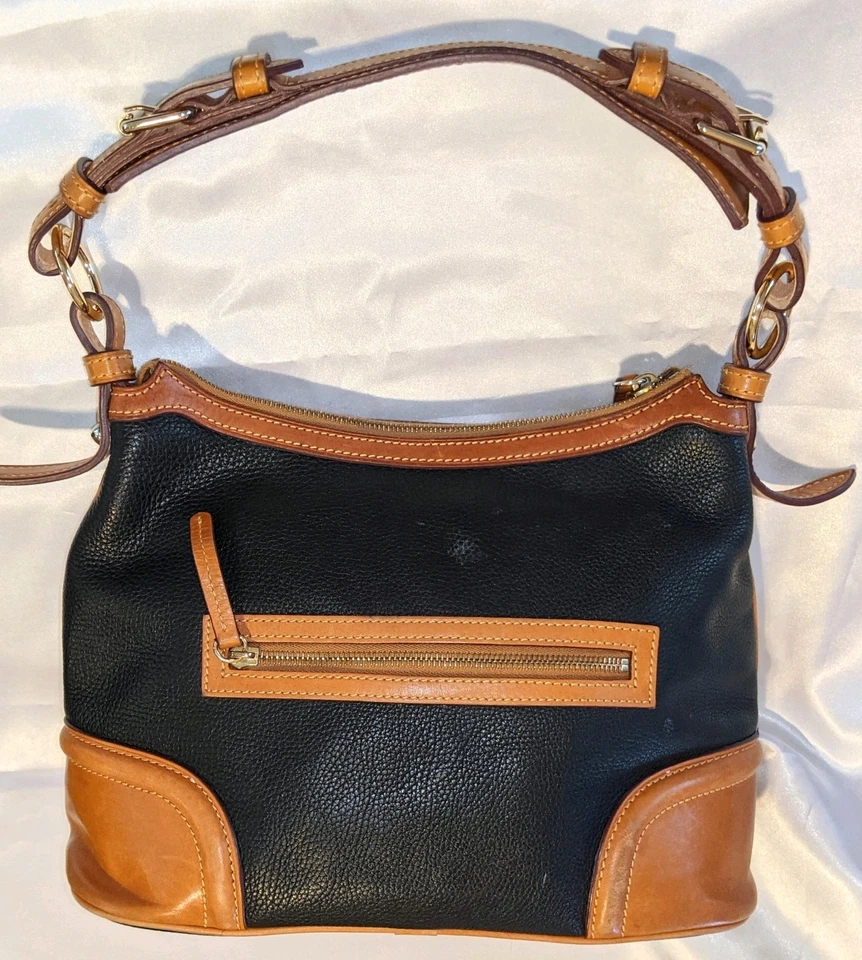 Bolso Hobo de Hombro de Colección Dooney & Bourke Negro Tostado Natural Wexford Cuero Guijarro Foto 2 de 4
