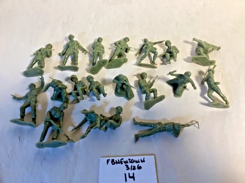 19 Vintage Marx battleground playset US GI’s  toy soldiers 54mm plastic soldiers
