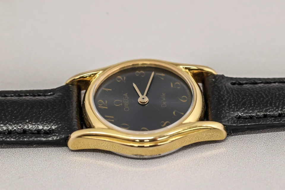 *NEAR MINT* Vintage OMEGA De Ville Cal.1387 Quartz Push Crown Gold×Black Women's - Image 4 of 4