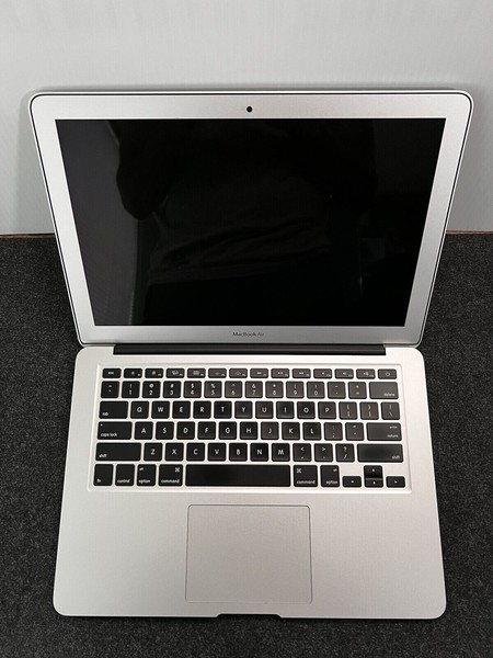 Apple MacBook Air A1466 13.3" Intel I5 CPU 8GB RAM 250 SSD 4