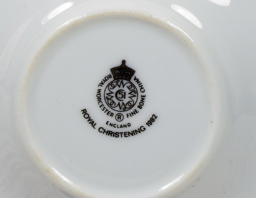 Mint In Box Royal Worcester Birth of Prince William Miniature Cup & Saucer - Foto 5 di 5