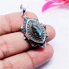 Natural Labradorite Gemstone Handmade Poison Pendant.925 Sterling Silver pendant