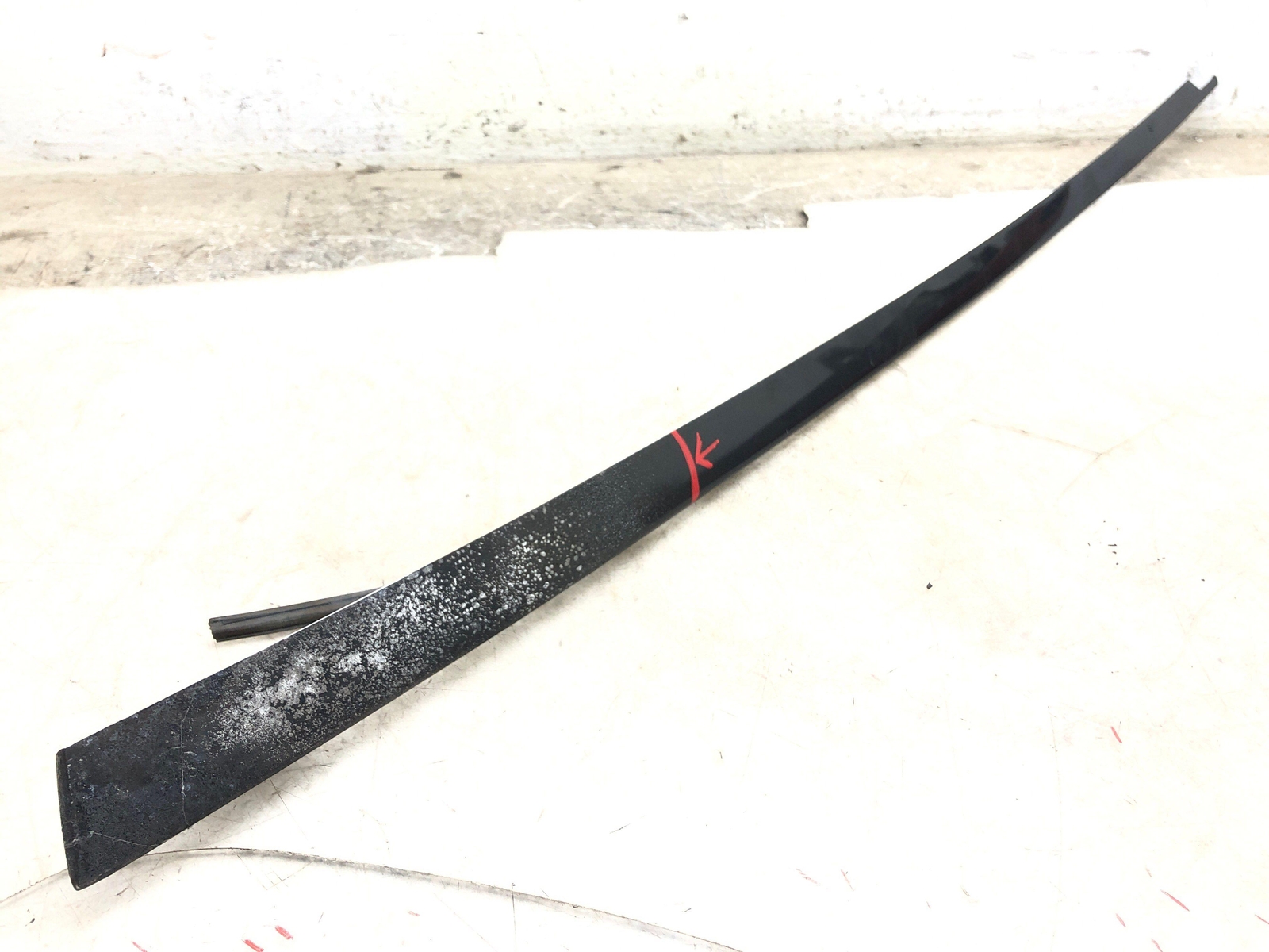 2015-2021 MCLAREN 570S RIGHT FRONT DOOR UPPER MOULDING STRIP *FIRE/PAINT DAMAGE*
