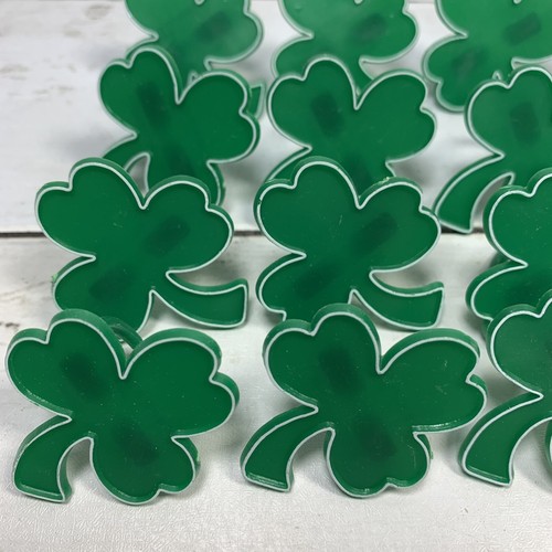 Vintage Lot 24 St Patricks Day Shamrock Cupcake Topper Plastic Rings Clover - Picture 2 of 5