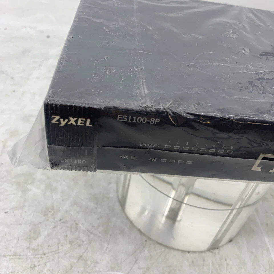 ZyXEL ES1100-8P 8-Port 10/100 Unmanaged PoE Switch no Brackets. Open Box. - Image 2 of 4