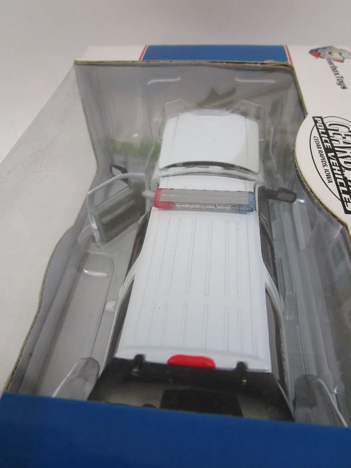 Gearbox Ford Expedition Diecast 1:43 Scale US Forest Service Police - Image 2 of 4