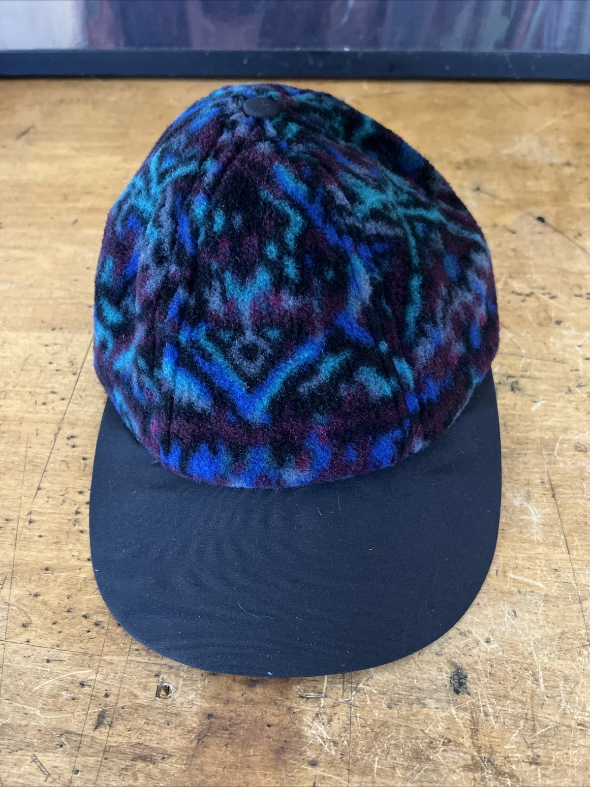 VINTAGE Columbia Hat Cap Fitted Adult L-XL Blue Green Aztec tie-dye Fleece USA M