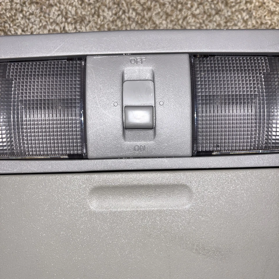 05-13 Nissan Frontier Xterra Pathfinder Overhead Console Map Dome Light OEM - Image 3 of 4