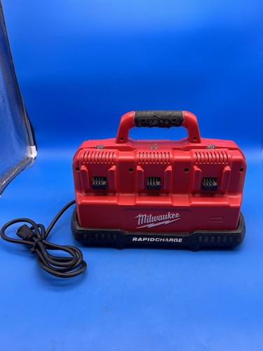 Milwaukee 48-59-1809 M18 Pack out 6 Bay Rapid Charge Parts Only Needs Repair