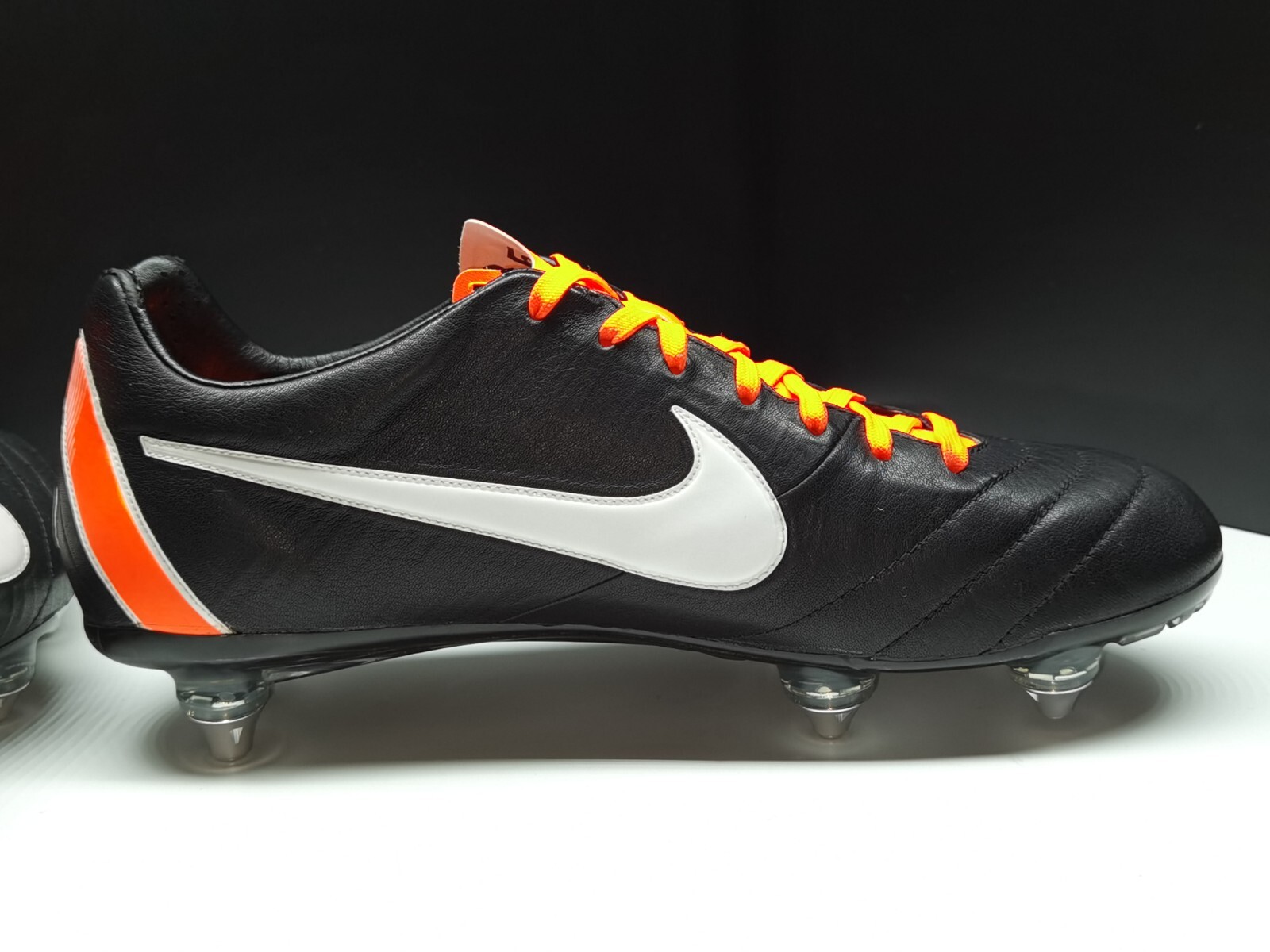 nike tiempo elite 42