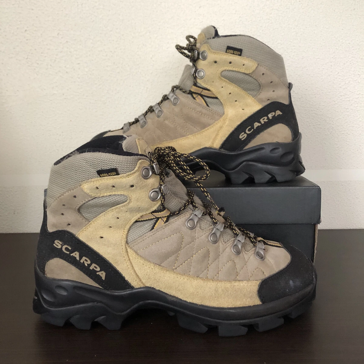 Vibram walking top boots uk