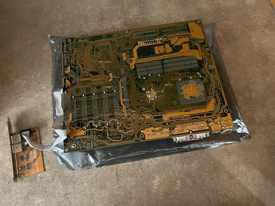 ASUS A7V266-C MOTHERBOARD AMD ATHLON XP 1900+ 1.2GHZ 1.5GB RAM ULE4-6 - Image 2 of 4