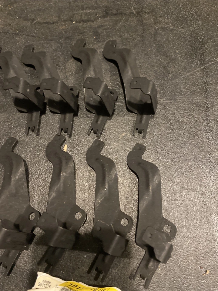 Lote De 15 NOS Bujía Cable Soporte Gm 10137610 Gm 4.3 88-1994 Foto 2 de 4