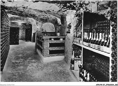 AFNP9-0833-37 - ST-MARTIN-LE-BEAU - winemaker owner - wine cellar