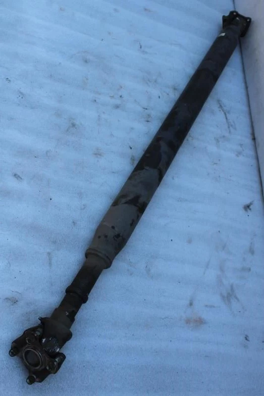 2005 TOYOTA SEQUOIA REAR DRIVE SHAFT LINE 4x4 - Image 2 of 4