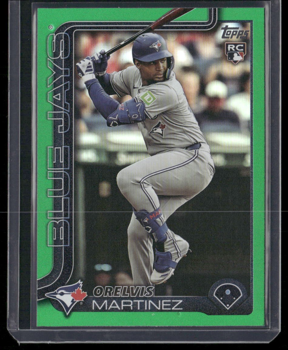 2025 Topps #18 Orelvis Martinez Green Holo Foil #/99