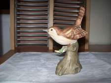 VINTAGE PORCELAIN WREN ON TREE STUMP 12.5CM HIGH, MAKER&rsquo;S MARK, EX CON
