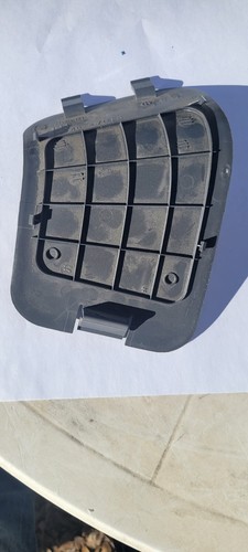 Toyota Prius 2 NHW20 Cover Trunk Lid 64746-47010 - Picture 2 of 3