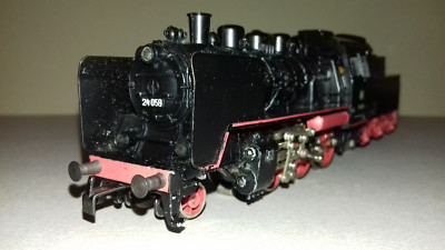 Train Märklin HO – Coffret Loco Tender + 3 Wagons + Rails – Époque 3