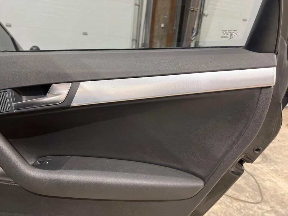 2009 - 2013 Audi A3 Passenger RH Right Black Rear Door Trim Panel Foto 3 de 4