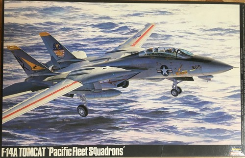 Maquette Hasegawa F-14A Tomcat 1/48 - Pacific Fleet Squadrons - P18