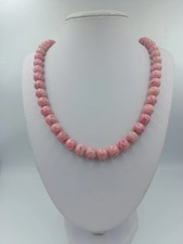 Lange rosa Kugelperlenkette mit marmorierter Struktur im eleganten Vintage Stil