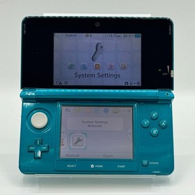 Nintendo 3DS region free Aqua Blue console / Charger / SD card /