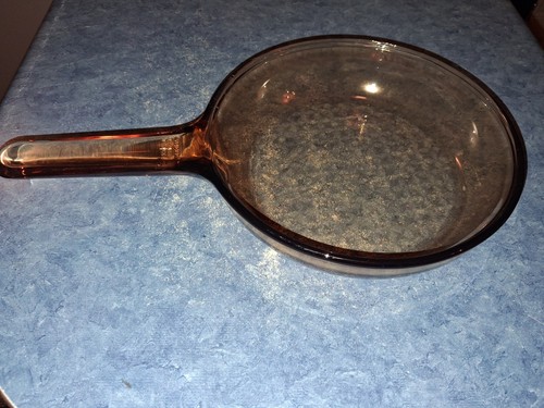 EUC amber Corning Visions glass waffle bottom 7" frying pan / skillet - France