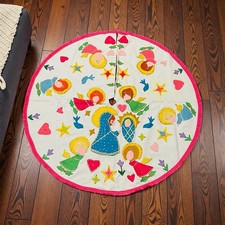 Vintage 1960s pink  white felt Christmas nativity scene sequins 44  tree skirt