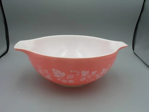 Vintage Pyrex Pink Gooseberry # 444 Cinderella 4 Qt Mixing Bowl