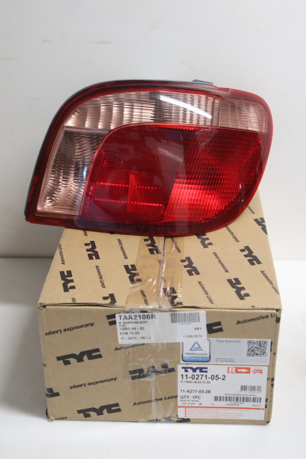Feu arrière droit pour Toyota Yaris bloc optique de remplacement TYC 1999-2005