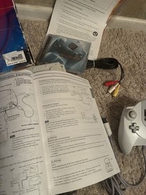 White Sega Dreamcast HKT-3020 Console Bundle With Cables and Controller in Box