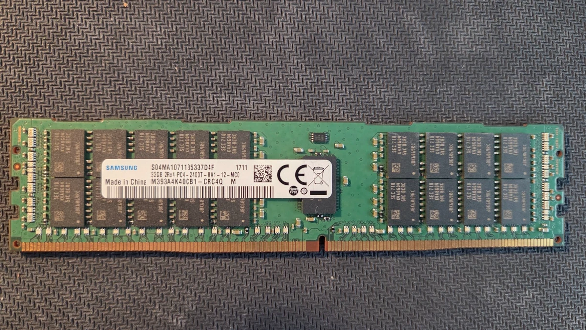PC4-19200 (DDR4-2400) Bus Speed Server RAM 32 GB Capacity per