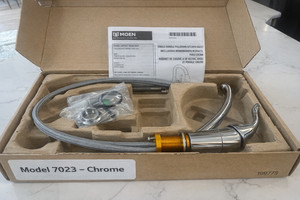 Moen Chateau 7423 Chrome Single Handle Kitchen Faucet Hoses Hardware Clean Pull