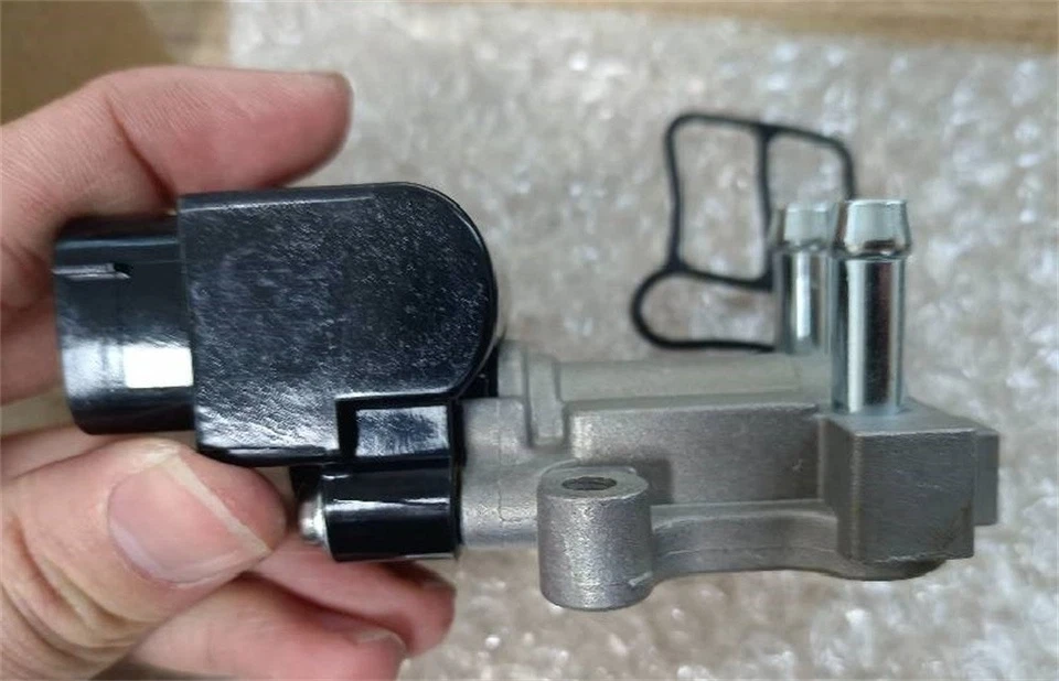 Idle Air Control Valve 22270-66020 For Toyota Landcruiser UZJ100 FZJ100 1FZ 4.5L - Image 3 of 4