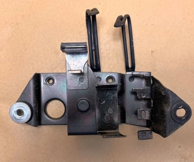 Honda CX500 (CX500) Elektrikhalter links 50340449750 - Bild 1 von 2