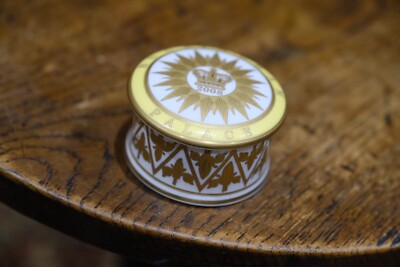 2008 Royal Collection Buckingham Palace Jewelry Trinket Box Bone China