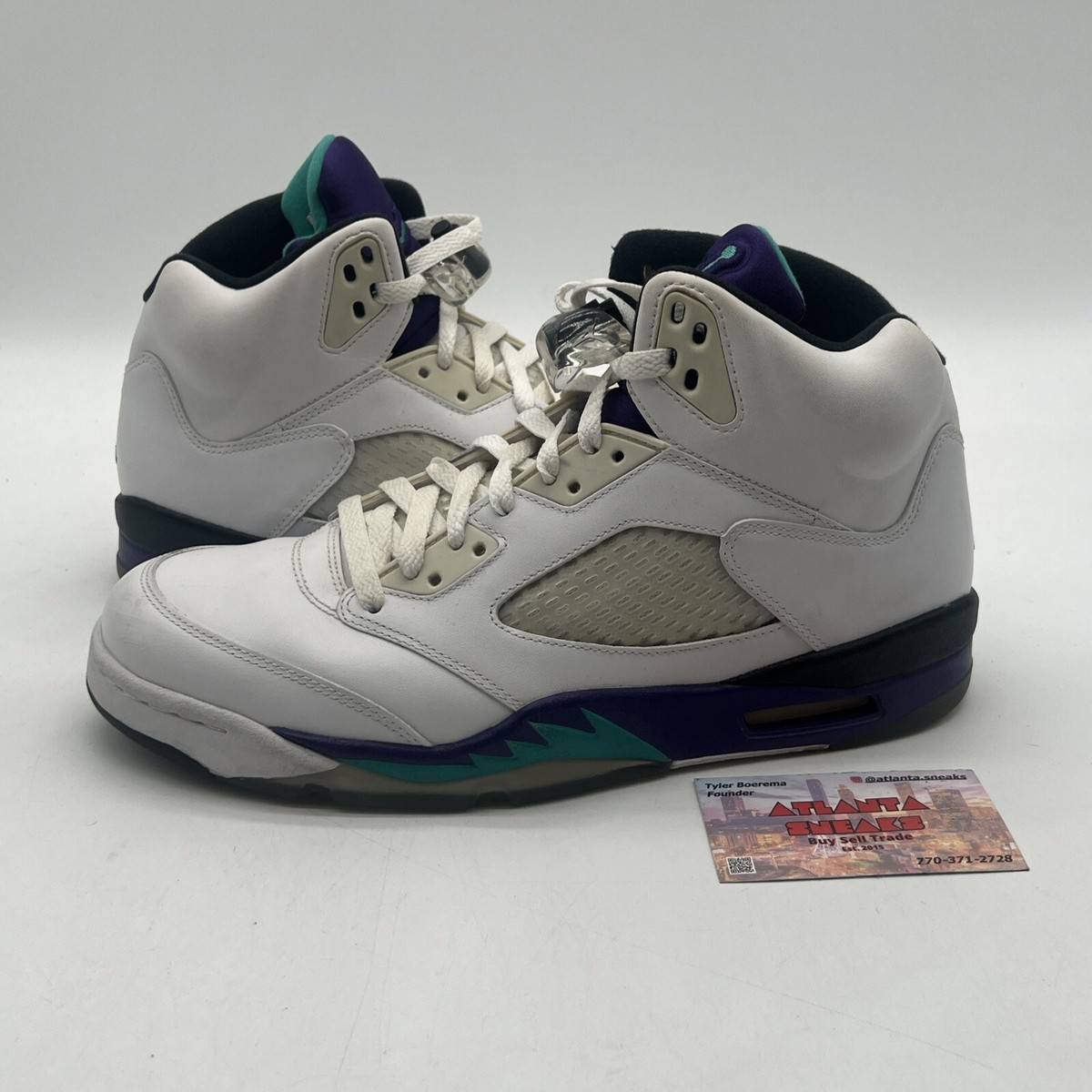 outfits that go with air forces men