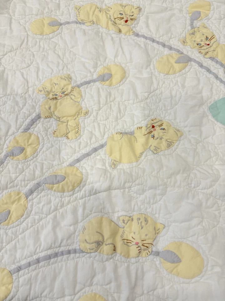 Винтажное стеганое одеяло ручной работы для малышей желтые котята играют на кошечковых ивах 48 X 36 - Изображение 4 из 4