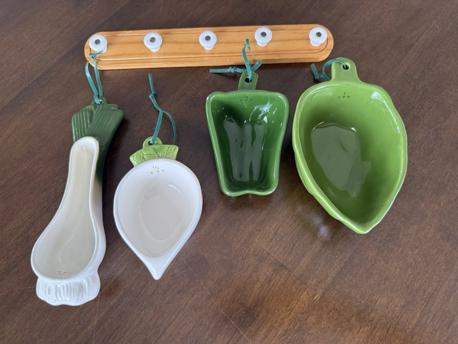 Vintage Gallery Originals Ceramic Vegetable Measuring Cups Wall Rack Set 4 Pc