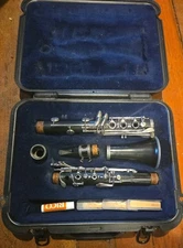 Selmer Model # 1401 Clarinet W Hard Case 5 Reeds w Cleaning Cloths + Cork Grease