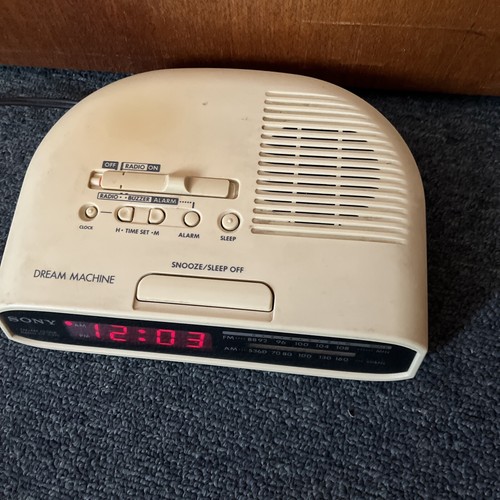 Vintage Sony Dream Machine ICF-C270 Clock Alarm FM/AM Radio - Picture 2 of 7