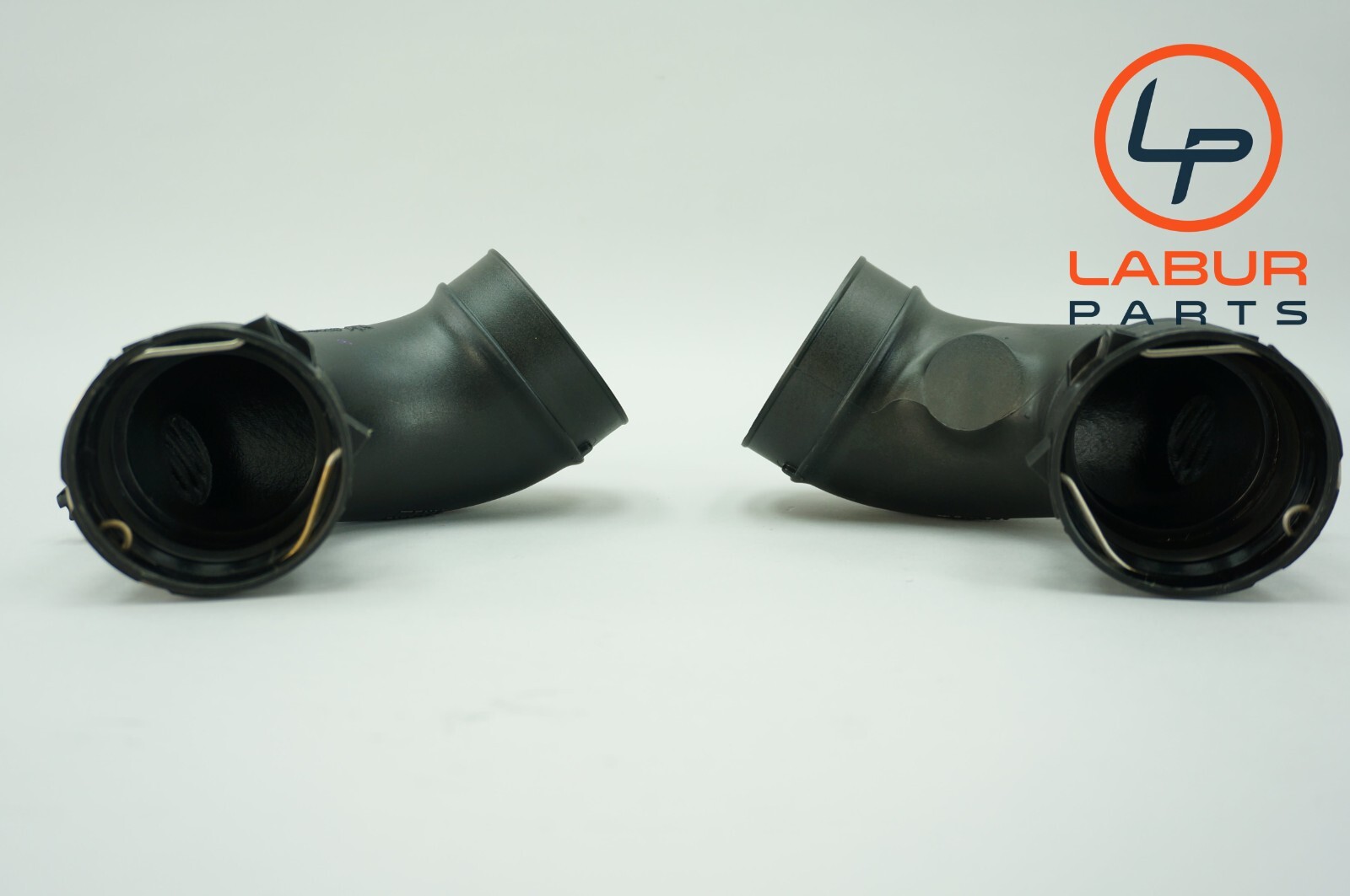 M157 14-20 Maserati Ghibli Left & Right Side Air Intake Duct Pipe Hose A188