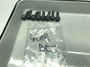 BMW K1200R Getriebe Schrauben Gearbox Mounting Bolts (3) 05'