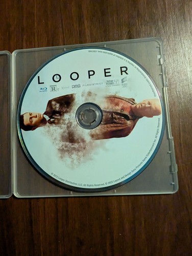 Looper (Blu-ray) - Like New- Disc only! with blank cd case- Joseph Gordon-Levitt