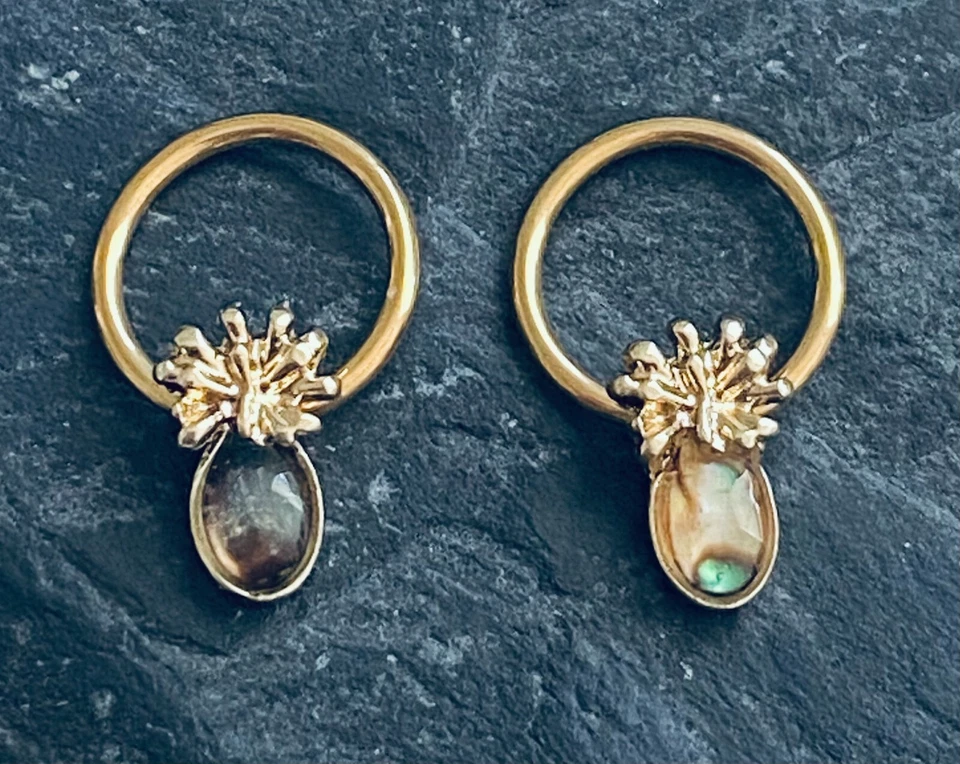 Anillos cautivos P2GO oro 316L SS con colgante de piña azul con ópalo simulado Foto 2 de 3